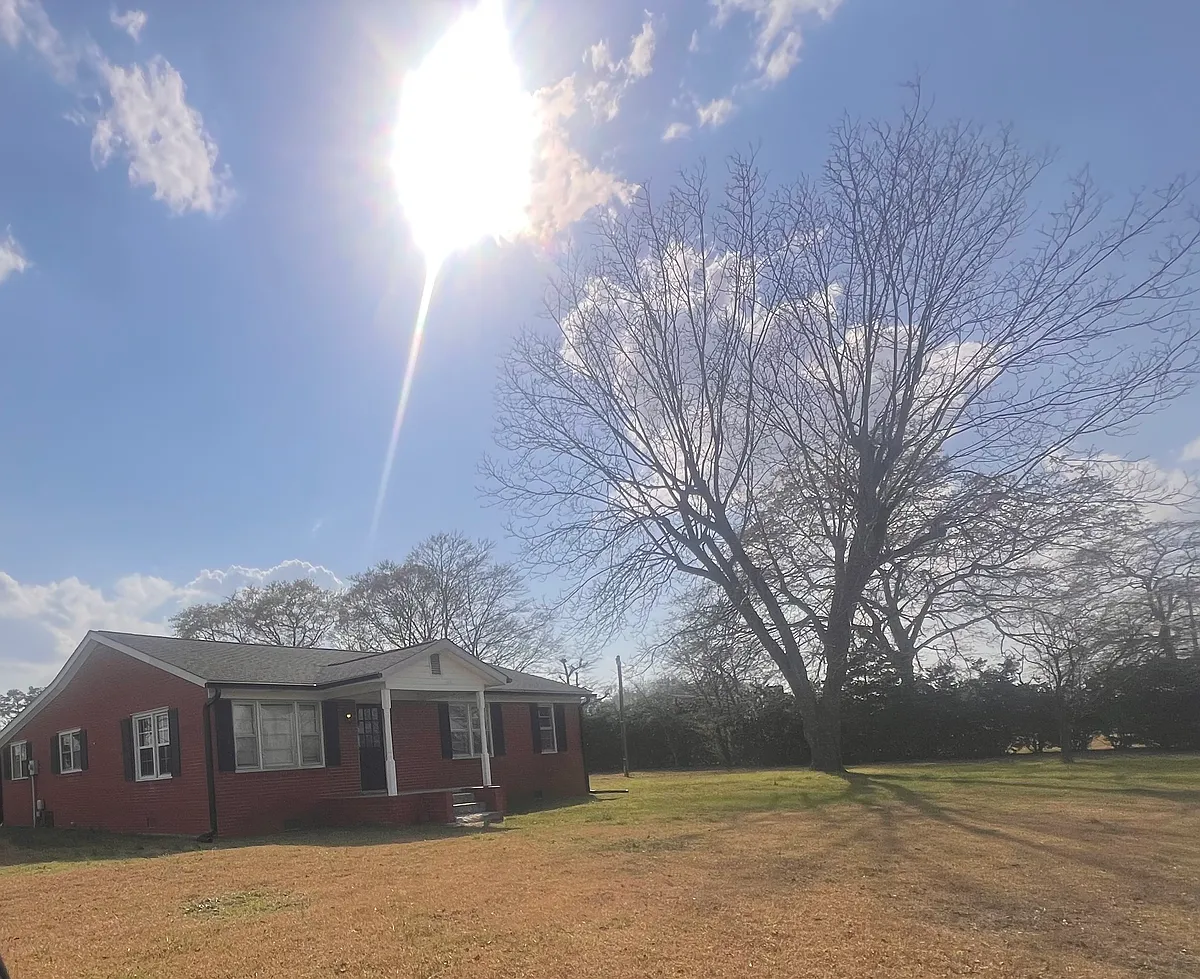 Building Photo - 1638 Evans Rd