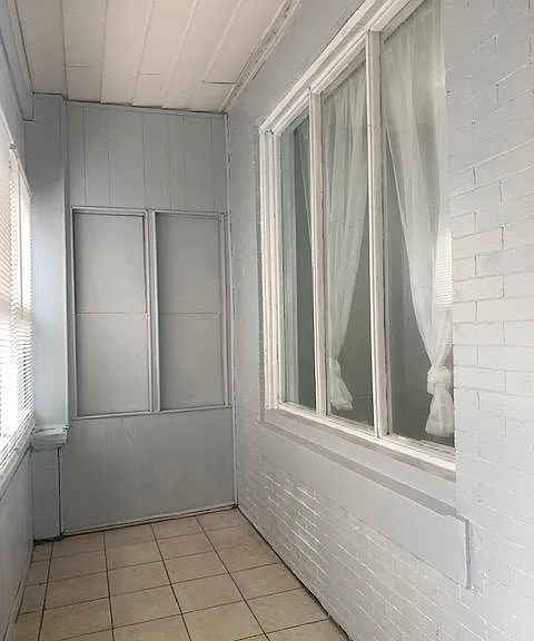 2217 S Hemberger St — Photo 1