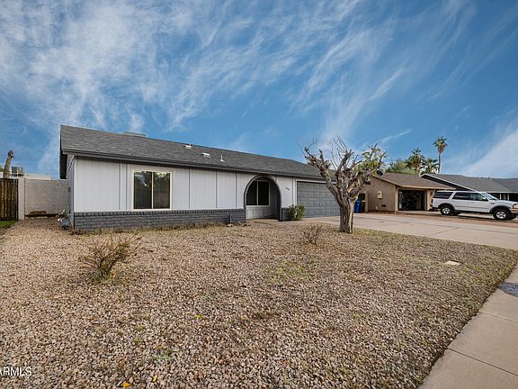 3rd image of 1661 S ALAMO Circle