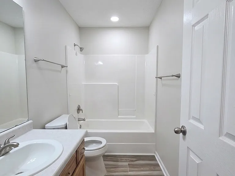 228 Solomon Dr — Photo 15