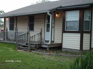 824 Meadow Park Dr, Fort Worth, TX 76108