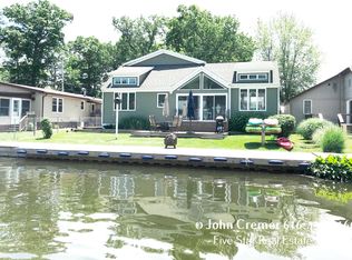 12960 Hazel Dr, Wayland, MI 49348