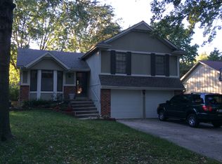 12508 S Cottonwood Dr, Olathe, KS 66062