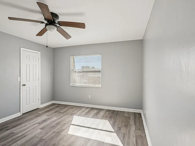 Frankie Court Townhomes — Photo 14