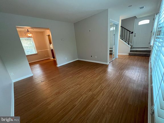 3rd image of 13 Evergreen Ln