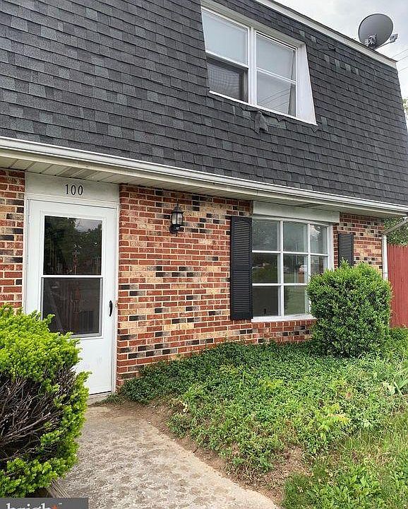 1st image of 100 Ash Hollow Dr