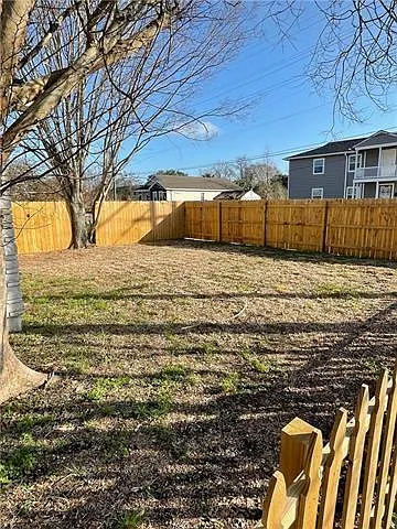3 bed, 2.0 bath, 1225 sqft, $1,800 — Photo 4