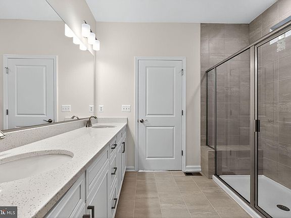 5th image of 25020 Cypress Ct