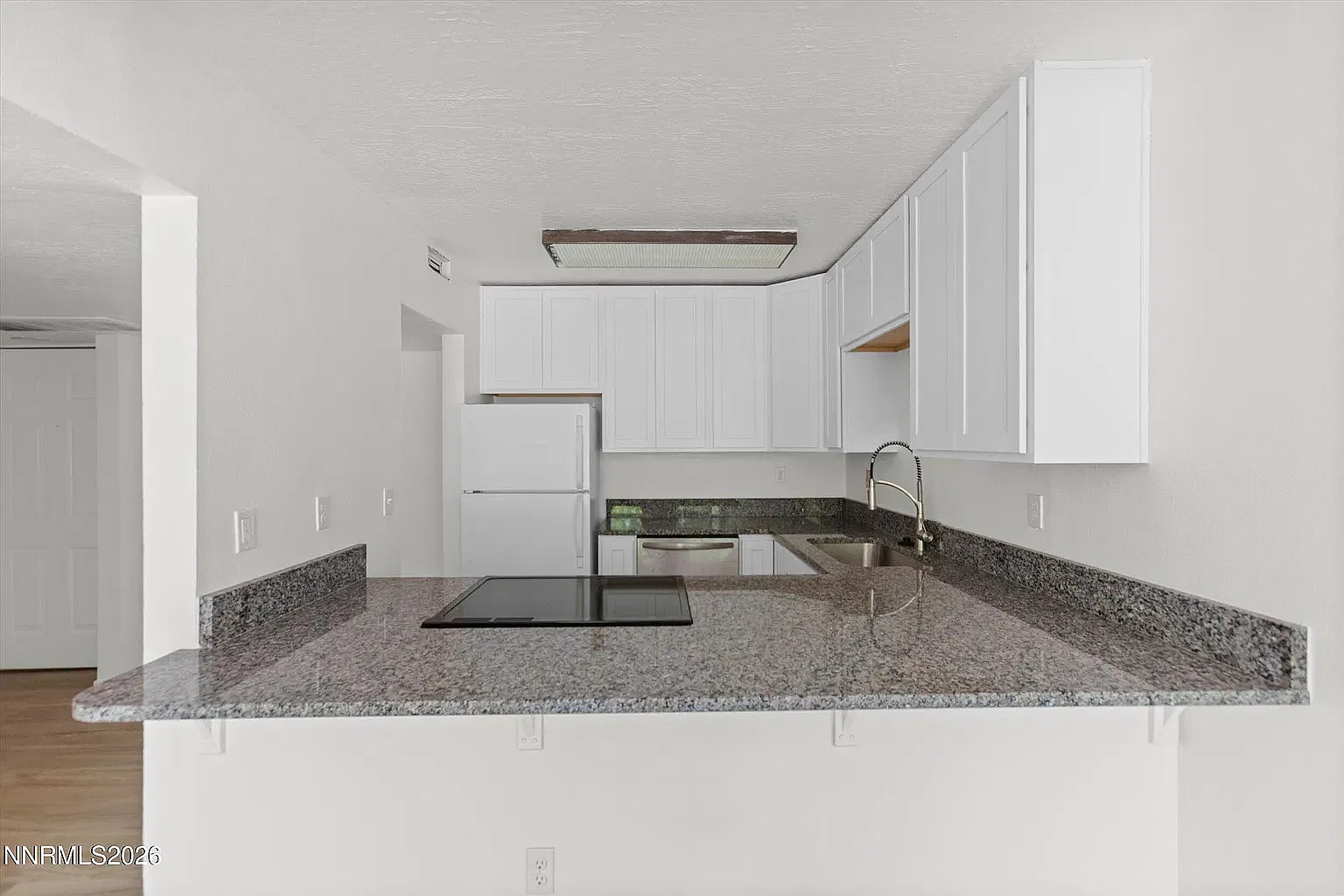 2 bed, 928 sqft, $2,200 — Photo 4