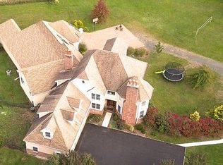 18 Marie Ln, Wallingford, CT 06492