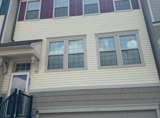 430 Tall Oaks Dr, Warminster, PA 18974