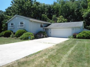 1293 Morningside Dr, Chesterton, IN 46304