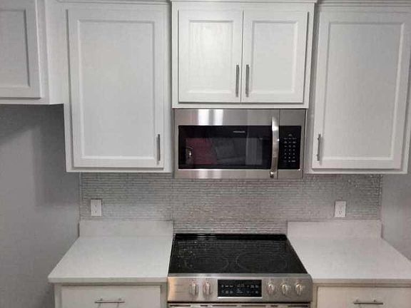 3rd image of 3015 SW 124th St