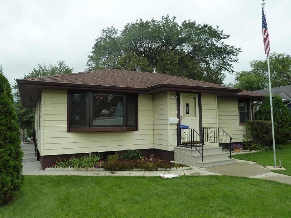 1st image of 714 11th Ave SE