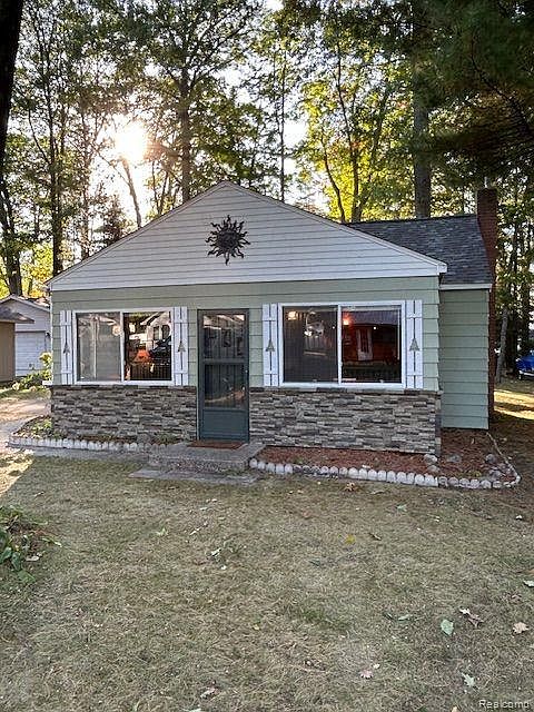 1st image of 315 Cottage Dr