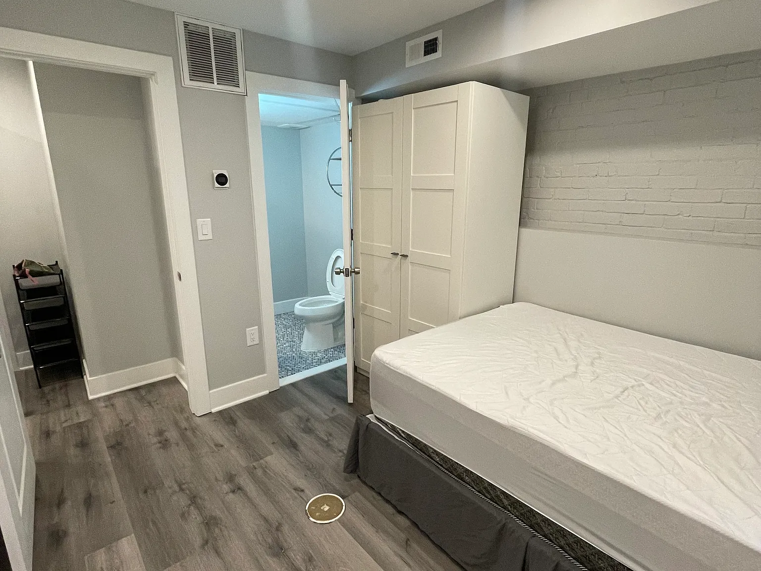 Studio, $1,330 — Photo 2
