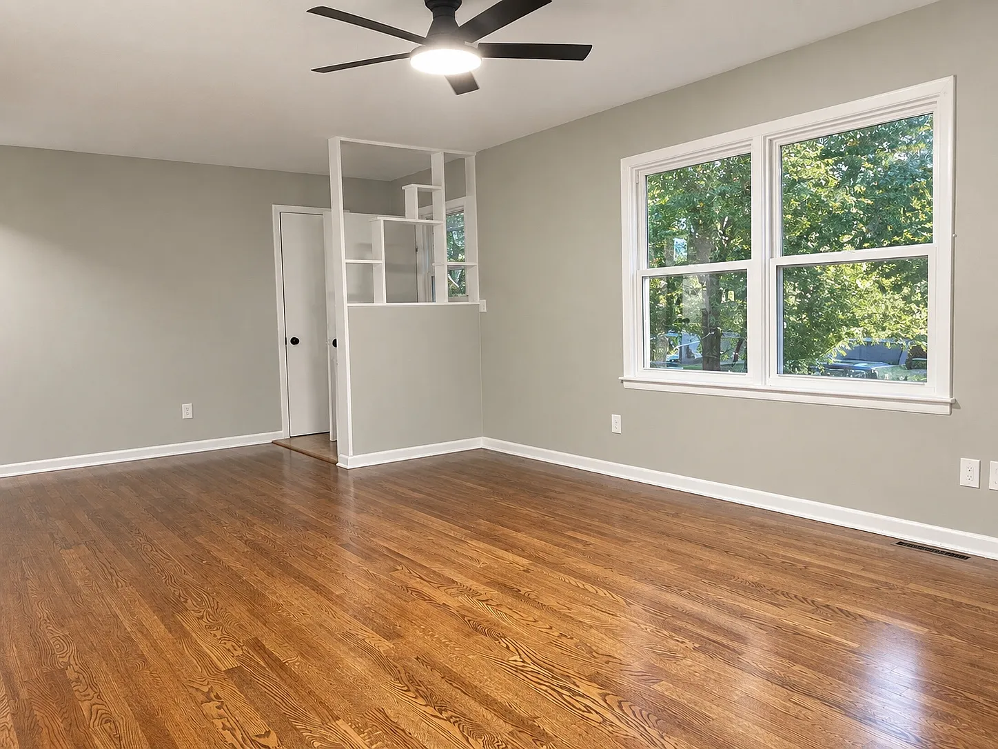 3 bed, 929 sqft, $1,850 — Photo 2
