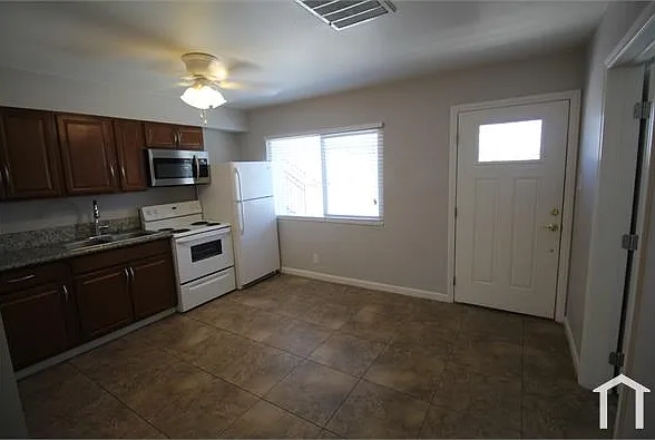 1111 S Casino Center Blvd #9 — Photo 6