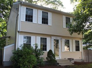 205 Nausauket Rd, Warwick, RI 02886