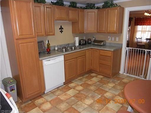 2nd image of 10 Vail Pl