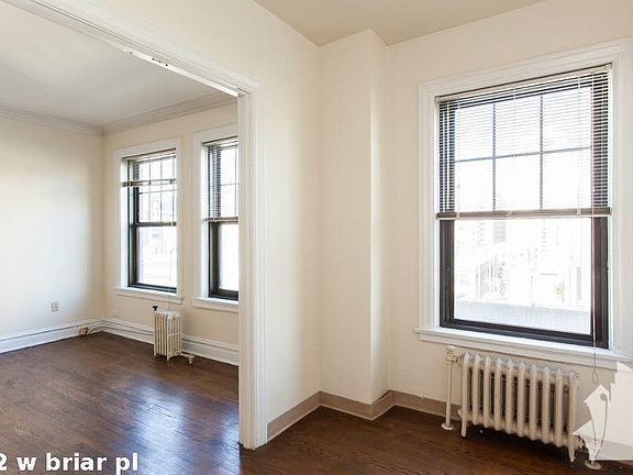 5th image of 542 W Briar Pl #828
