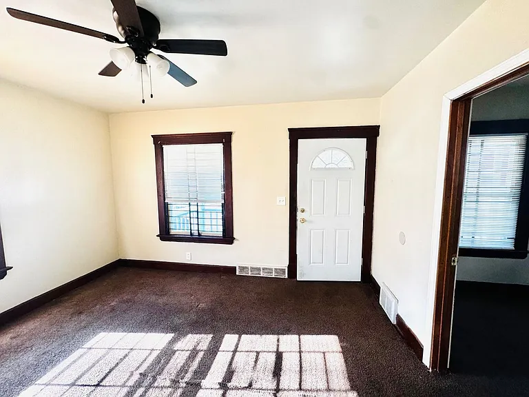 14012 Glendale Ave — Photo 27