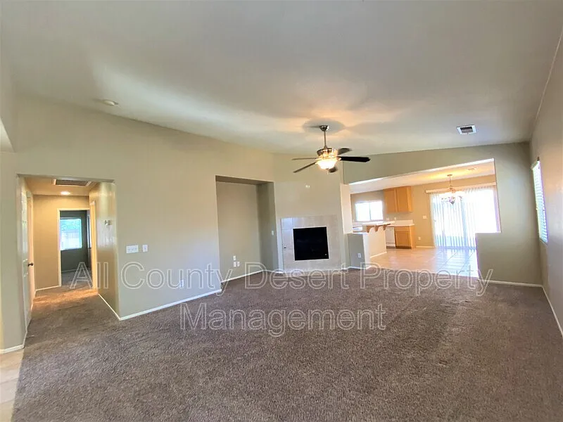 4 bed, 2.0 bath, 1798 sqft, $2,495 — Photo 2