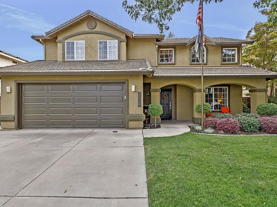 An impeccably maintained home with BEAUTIFUL touches! Original owners have poured their love and care into this beauty.
