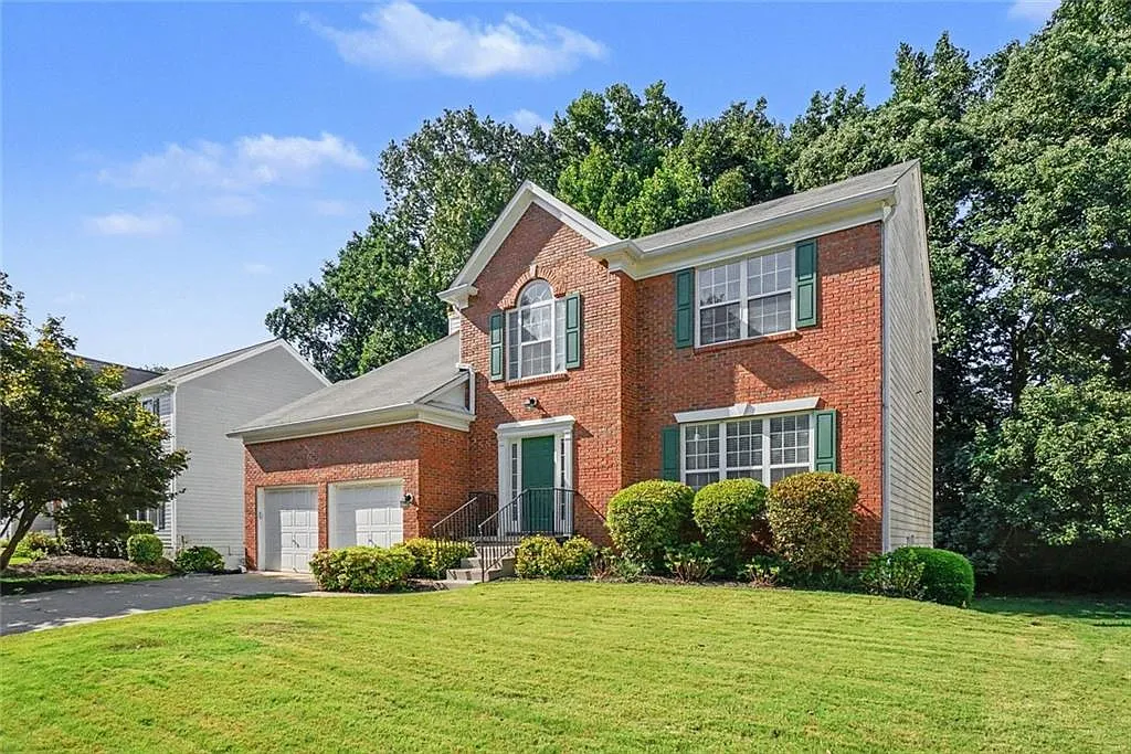 4 bed, 2.5 bath, 2296 sqft, $3,450 — Photo 2