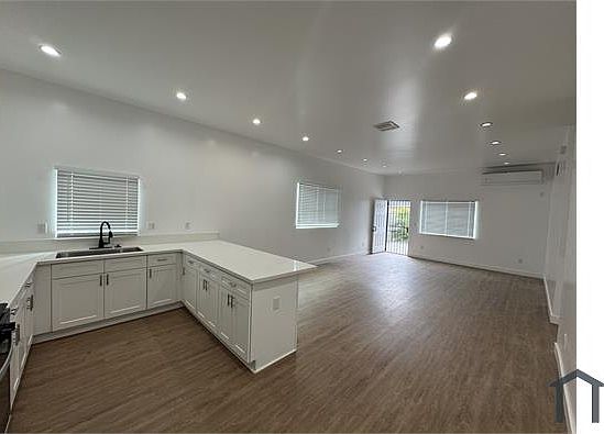 3rd image of 9525 Juniper St #50
