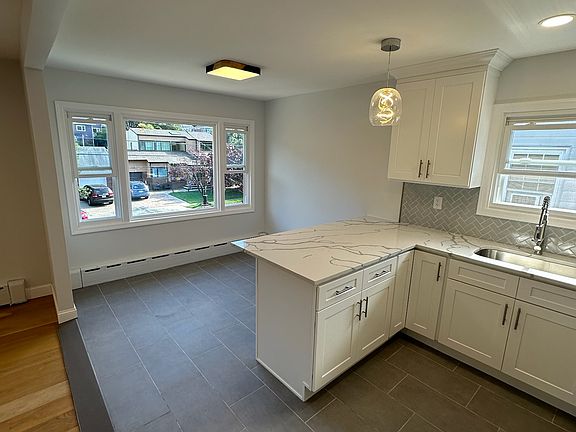 4th image of 29 Waldron Ave #2