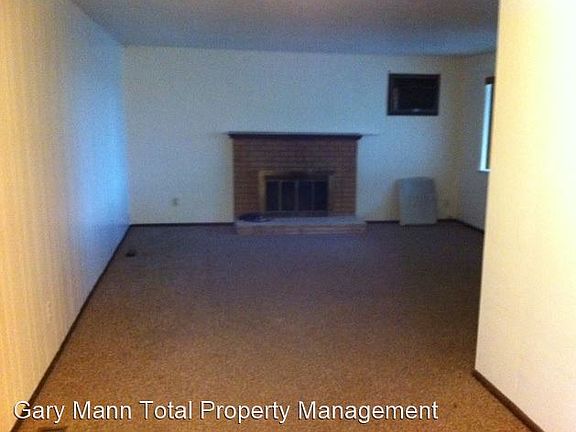 2nd image of 119 W Inglewood Ave