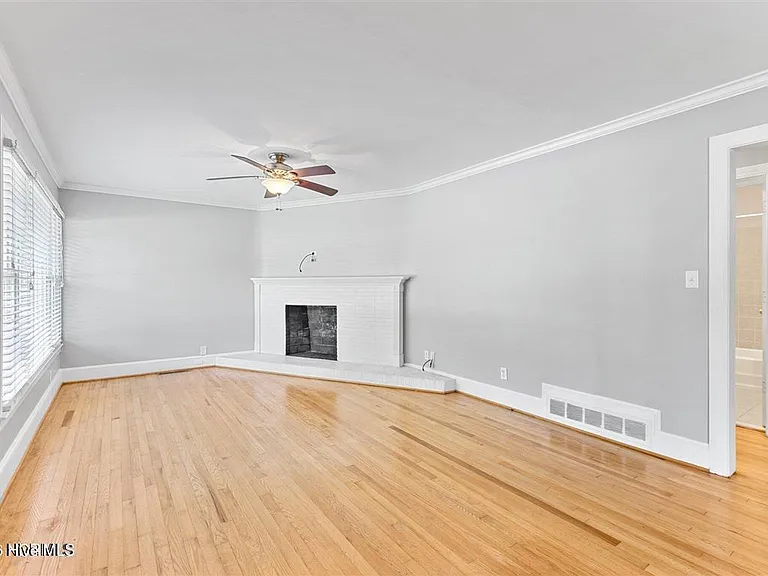 1104 N Overlook Dr — Photo 3