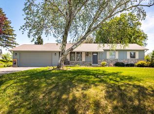 W4959 Woodhaven Dr, La Crosse, WI 54601
