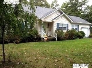 843 Mill Rd, Riverhead, NY 11901