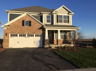 39 Palisades Blvd, Hawthorn Woods, IL 60047