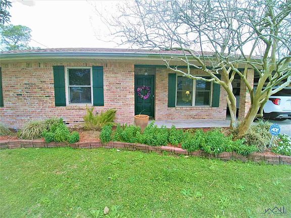 3rd image of 1620 Willow Bend Dr