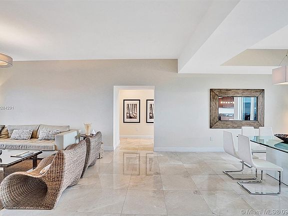 4th image of 15811 Collins Ave APT 2706