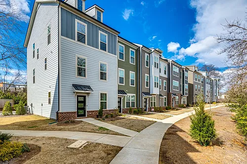400 Simeon Dr Photo 1