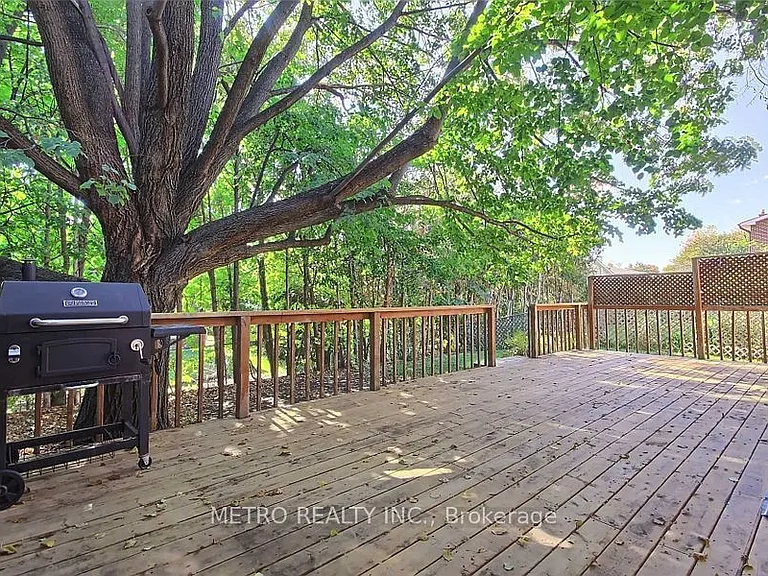 17 Twin Circle Ct #ENTIRE — Photo 27