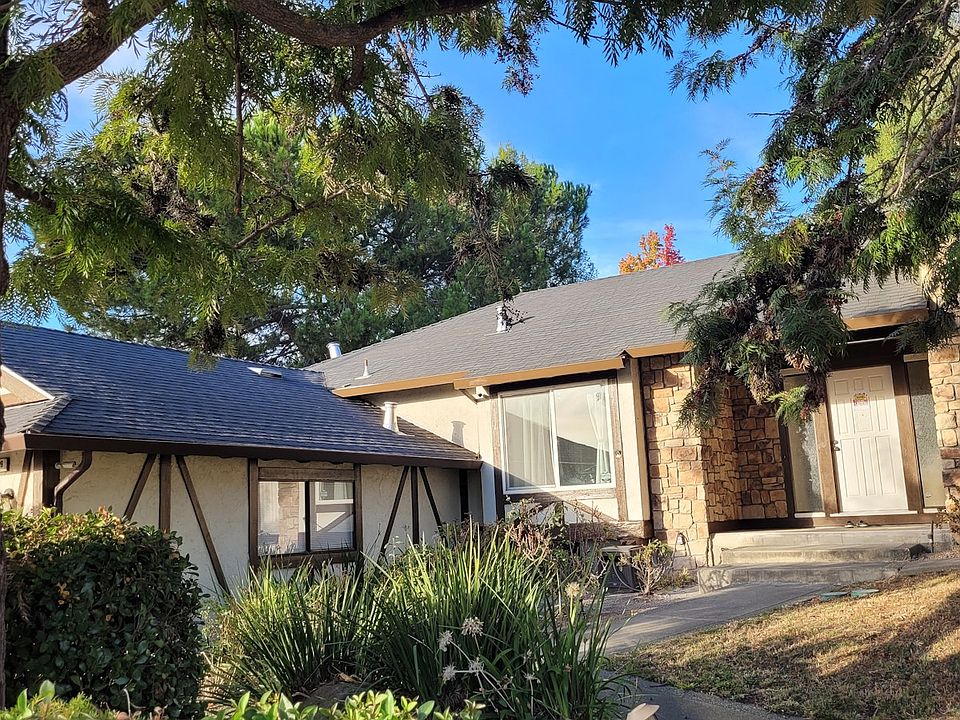 1st image of 44699 Parkmeadow Dr