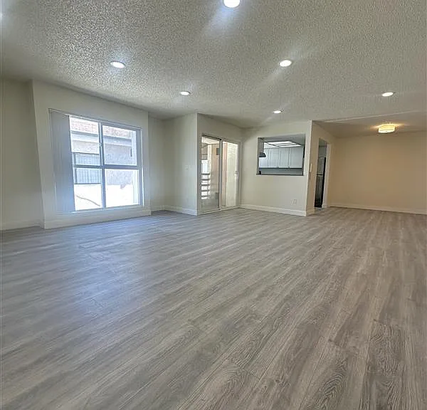 328 E Providencia Ave #202 — Photo 3