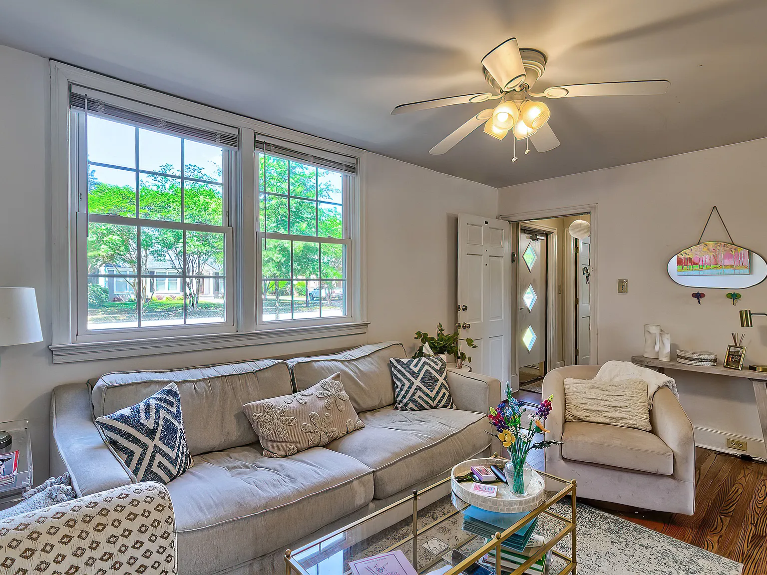 332 S Harden Street — Photo 3