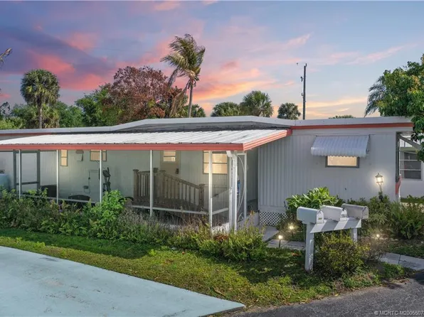 4736 NE Blue Heron Ln, Jensen Beach, FL 34957