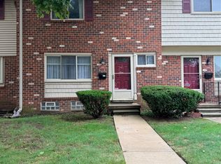 23641 Haig St, Taylor, MI 48180