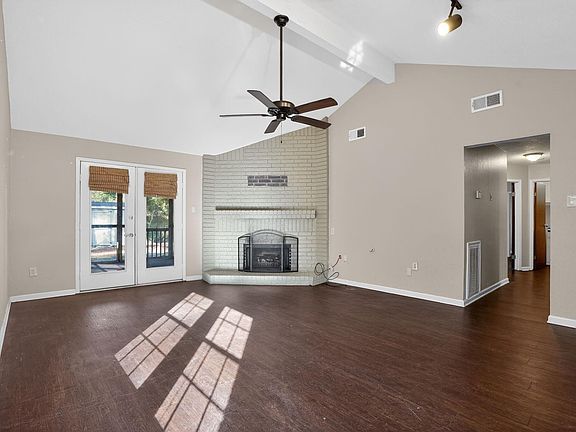 3rd image of 10 S Greenbud Ct