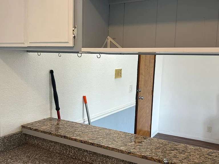 5320 Whitsett Ave #8 — Photo 45