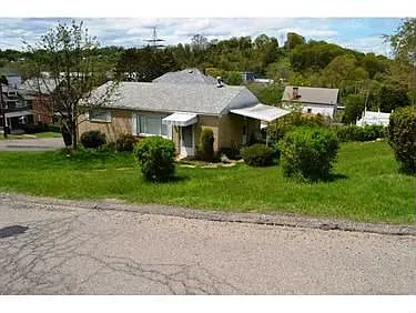 219 Elwyn Ave photo 1