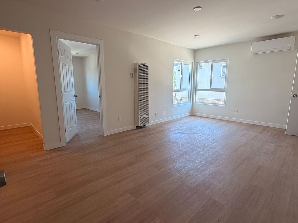 1st image of 3950 S Hillcrest Dr #4