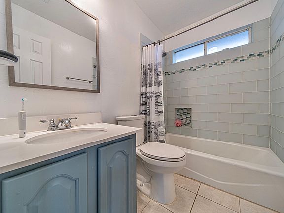 Upstairs full bath